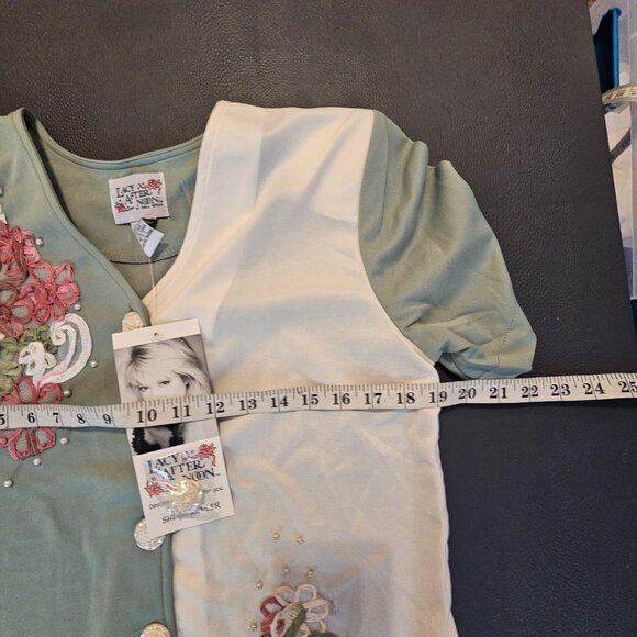 Lacy Afternoon Green Blouse - Picture 3 of 8